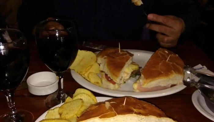Panificadora El Pastorcito -  Comida Y Bebida - La Falda