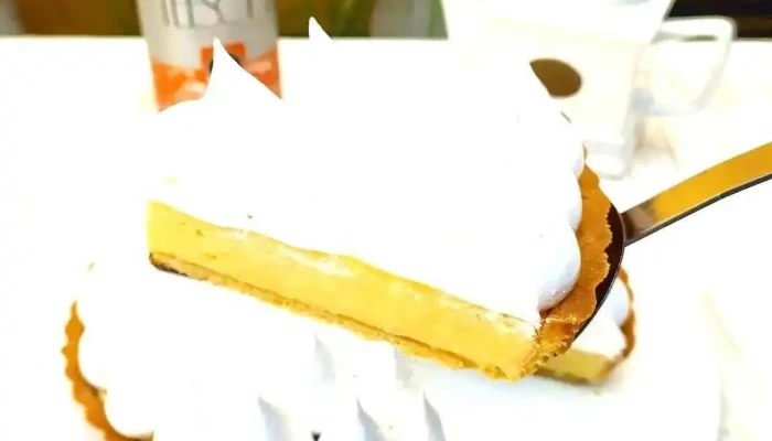 Patio Norte -  Casa De Te Y Cafeteria Tarta De Limon Con Merengue - Alta Gracia