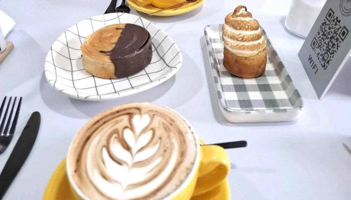 Rosetta Cafeteria Y Pasteleria De Autor -  Cafe - El Calafate