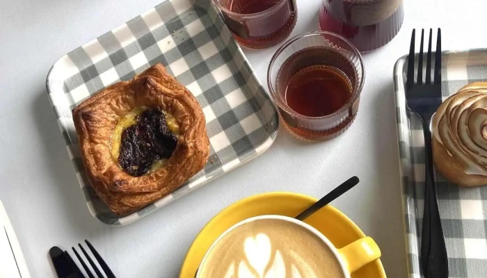 Rosetta Cafeteria Y Pasteleria De Autor -  Pastel De Belem - El Calafate