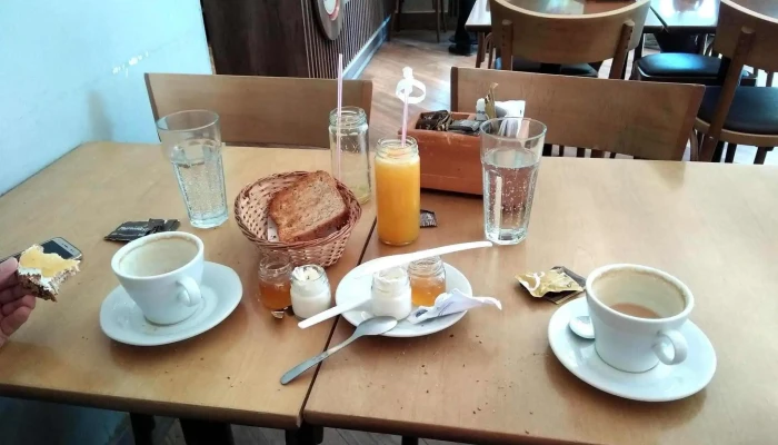 San Jorge Bar Y Cafe Ambiente - Juan Bautista Alberdi