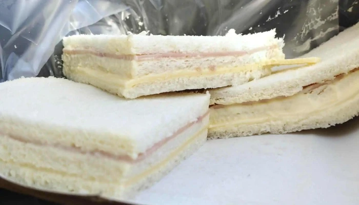 Sandwicheria Panaderia Y Confiteria La Industrial Descuentos - Choele-choel