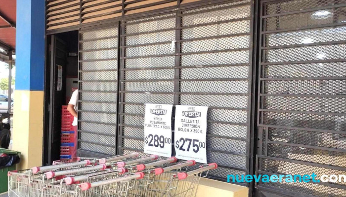 Supermercados Parada Canga -  Estacionamiento - Corrientes