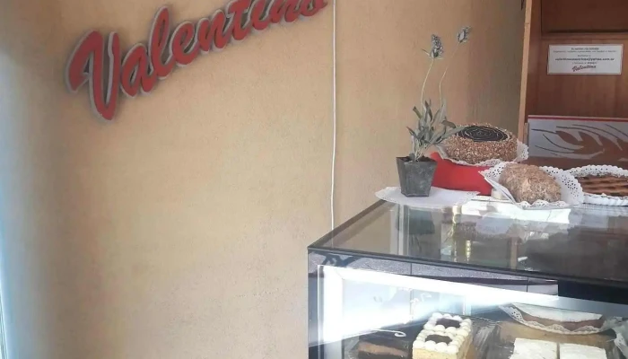Valentino Avenida Confiteria Ambiente - Gral. Roca