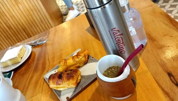 Valentino Panaderia Y Confiteria Comentarios - Gral. Roca